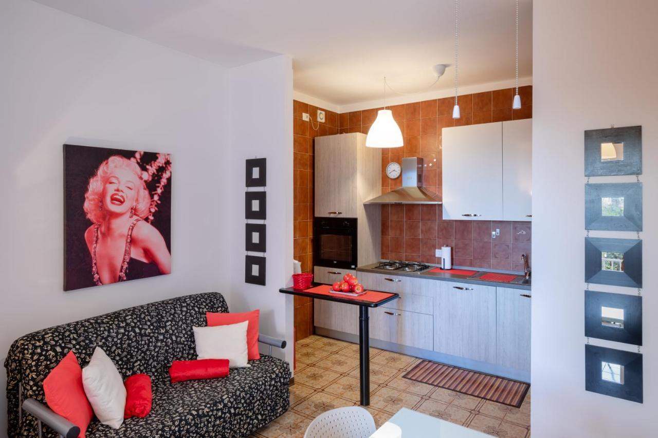 086 - Sunshine Home, 5 Minuti Dalla Spiaggia - Parcheggio Privato Gratis Incluso 欧斯佩达蒂 外观 照片